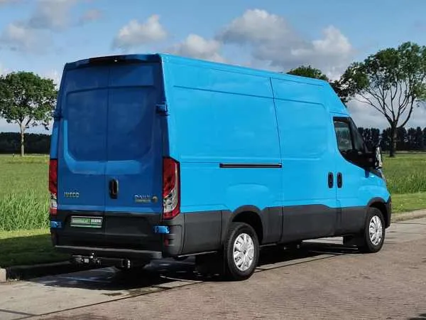 Iveco Daily 35S18 3.0L Hi-Matic Image 3